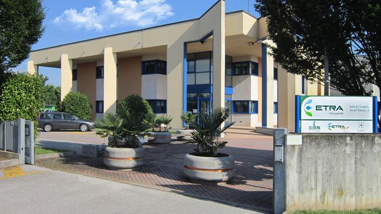 La sede della multiutility Etra a Cittadella: la maggioranza padovana ha prevalso ancora sul Bassanese