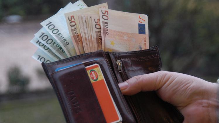 Il 46enne, disoccupato e invalido, ha restituito 900 euro