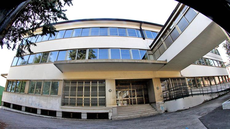 La sede dell’ex liceo Corradini in via Primo Maggio diventa la sede delle associazioni. STUDIOSTELLA-CISCATO