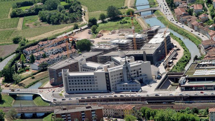 Nella foto aerea scattata nel 2015, il complesso ex Cotorossi dove sorgono il tribunale e una serie di palazzine
