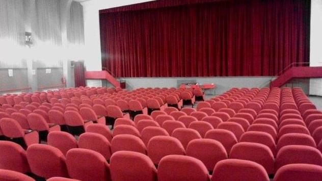 Il teatro Arcobaleno, che doveva ospitare il dibattito sui vaccini
