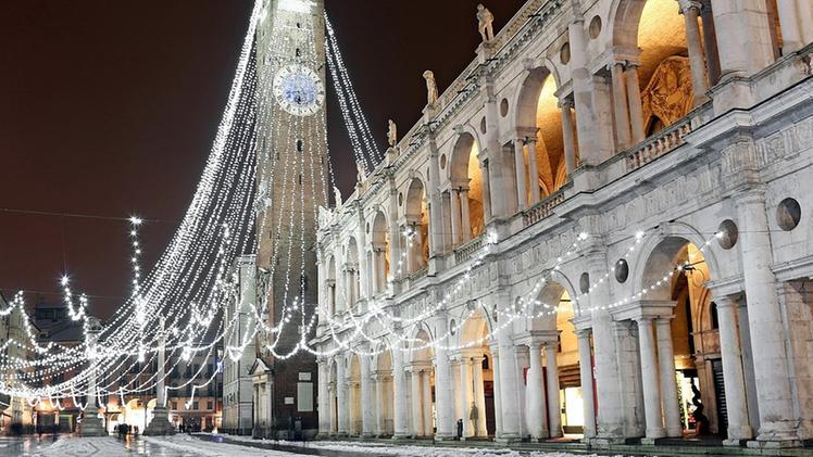 Piazza dei Signori con le luci natalizie in un’altra foto in concorso