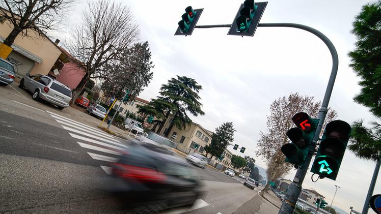 Il semaforo della Fiamm ha vita breve: nel 2018 sarà sostituito da una rotatoria. MASSIGNAN