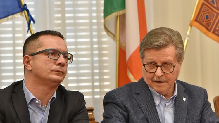 Riccardo Masiero, 47 anni, con il sindaco Giorgio Gentilin. MASSIGNAN