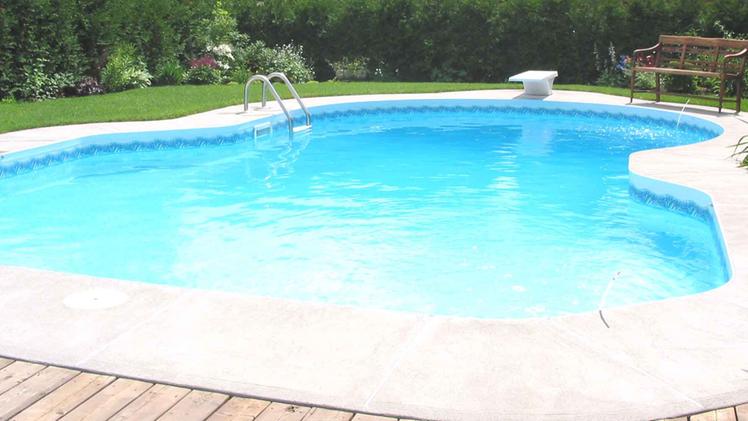 Un'immagine d'archivio di una piscina