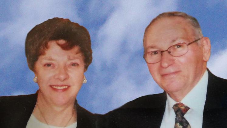Il recupero delle salme dei due coniugi.  FOTO DONOVAN CISCATONadia Predebon, 75 anni e Enzo Bronzato, 72 anni