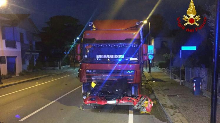 Il camion coinvolto nel tragico incidente a San Giorgio in Bosco
