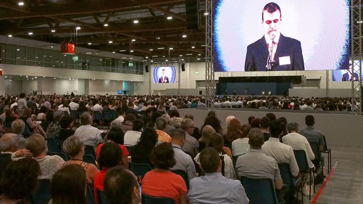 È iniziato il congresso dei testimoni di Geova in città