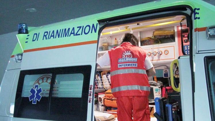 Il bimbo è stato soccorso con un’ambulanza del Suem 118.  ARCHIVIODopo un primo ricovero all’ospedale di Santorso è stato disposto il trasferimento al San Bortolo di Vicenza