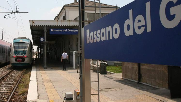 La stazione dei treni di Bassano dove si è verificato l’episodio  