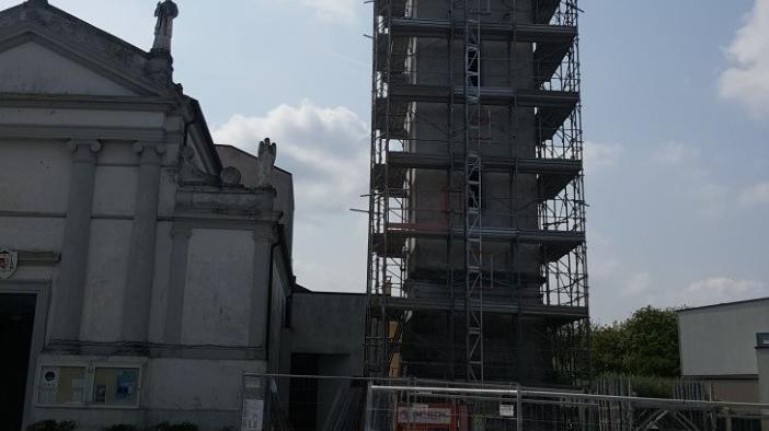 I lavori di restauro interessano sia la chiesa che il campanile. MARINI