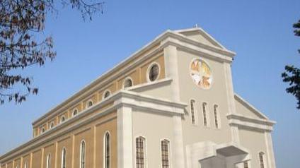 Il rendering mostra come sarà la nuova facciata della chiesa. NICOLI