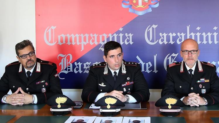 Il maresciallo Guelfi, il capitano Castellari e il luogotenente Bellanova ieri in conferenza stampa. CECCONIoan PopescuIon Titus CaldarasIon Caldaras