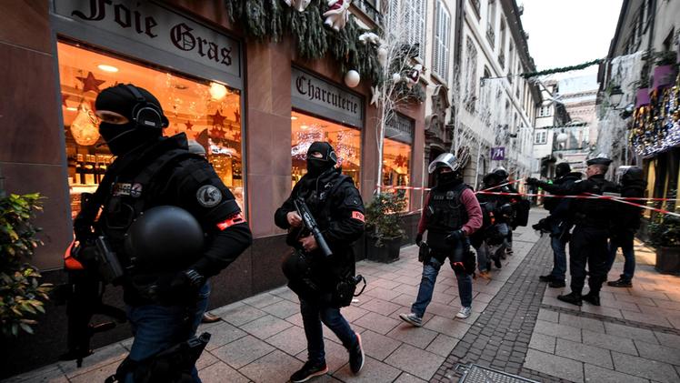 Gli agenti della French National Police BRI a Strasburgo. ANSA
