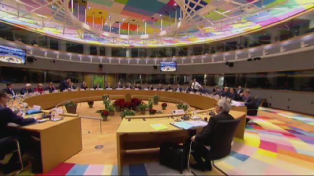 In apertura della riunione del Consiglio Ue a Bruxelles, i capi di Stato e di governo della Ue hanno osservato un minuto di silenzio per commemorare le vittime dell’attacco di Strasburgo. Tra i leader in piedi attorno al tavolo in raccoglimento, spiccava la sedia vuota del presidente del Consiglio Giuseppe Conte. Il premier italiano, il cui arrivo era previsto alle 13.00, è arrivato invece alle 16.00 alla sede del Consiglio in cui si svolge il vertice, saltando anche la "foto di famiglia".- H24