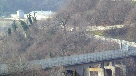 Il Ponte dei Granatieri: lavori urgenti  dopo quasi 61 anni di servizio La struttura del viadotto: resterà aperta soltanto una corsia