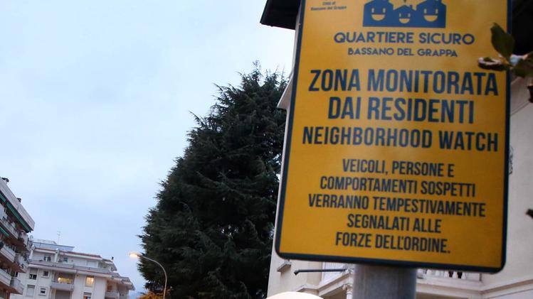 Un cartello del servizio di controllo di vicinato a San Vito FOTO  CECCON