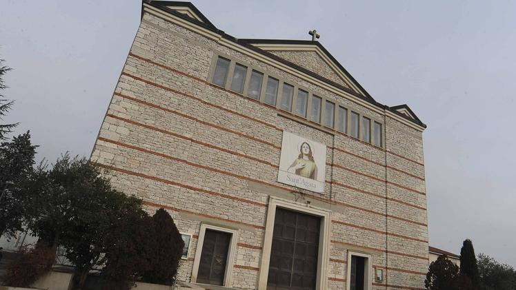 Agibilità a rischio nella chiesa di Sant’Agata a Tezze fino al prossimo intervento sulla caldaia.  FOTO TROGU