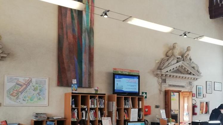 Il salone della Biblioteca civica Villa Valle.  MOLINARI