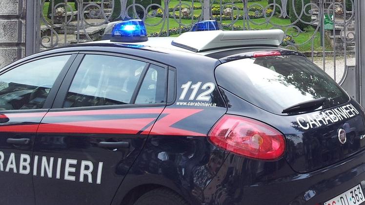 Il giovane ha portato in biblioteca un finto giubbotto esplosivoI carabinieri hanno denunciato il 15enne autore del pericoloso scherzo