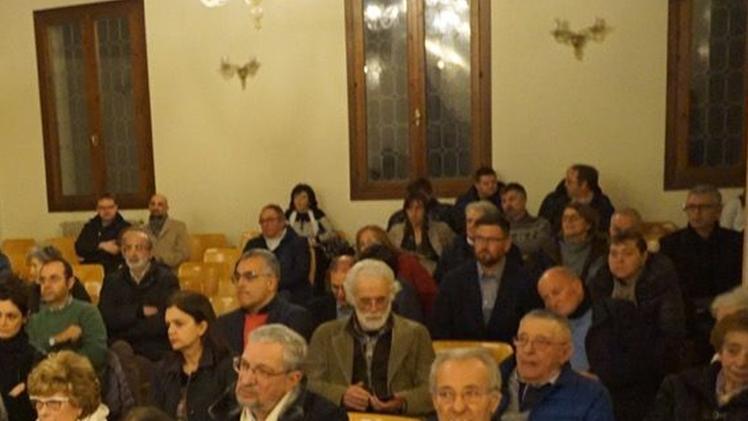 Il pubblico presente l’altra sera a palazzo Toaldi Capra.  K.Z.Lo scontro verbale tra Anna Vescovi e Ugo De Grandis.  K.Z.