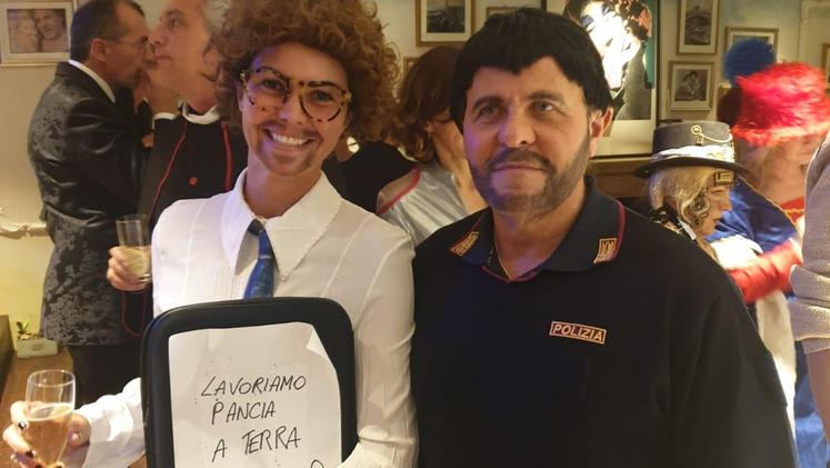 Renzo Rosso con la compagna Arianna nei panni dei ministri Salvini e Toninelli