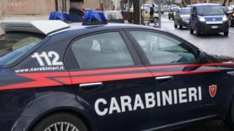 Un'auto dei carabinieri (foto Archivio)