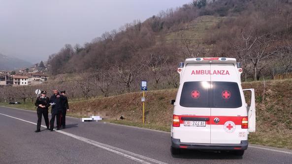 L'incidente mortale in via Fusa (foto Croce Rossa)