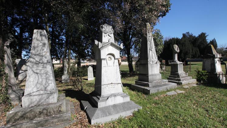 Il cimitero acattolico tornerà ad ospitare sepolture. COLORFOTO ARTIGIANA
