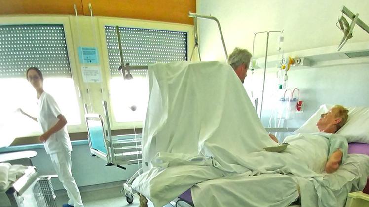 L’ospedale cittadino sarà riorganizzato dalle schede regionaliUna camerata del San Bassiano: quattro i reparti che scenderanno di livello FOTO  ARCHIVIO-CECCON