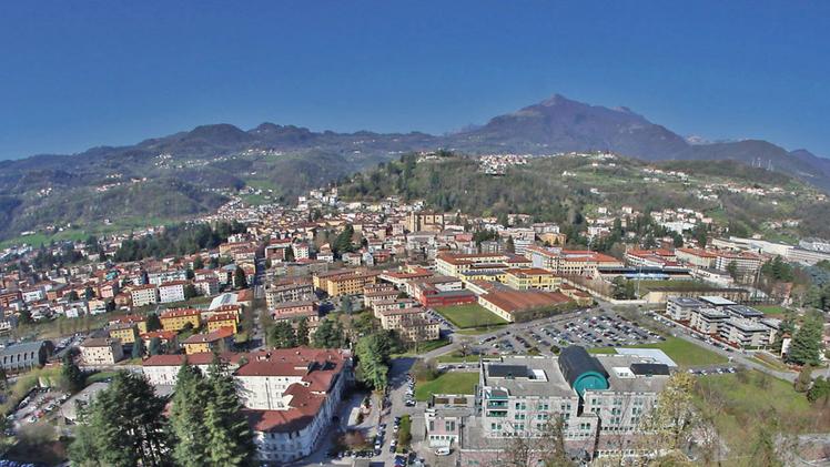Una panoramica di Valdagno: la città è uscita dalla crisi del tessile e ora sta ridisegnando la sua identità