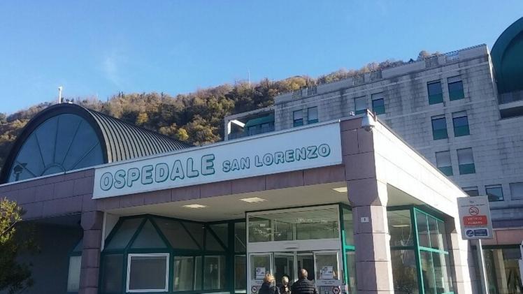 L’ospedale San Lorenzo: le schede della Regione prevedono alcuni tagli, ma la città si oppone
