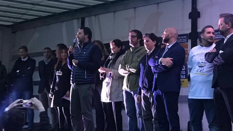 Matteo Salvini sul palco a Schio. FOTO ZILLIKEN