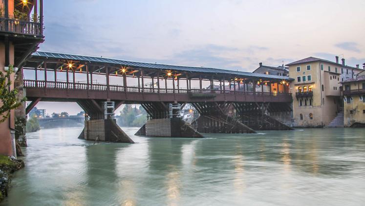 Il Ponte degli Alpini di Bassano. FOTO CECCON