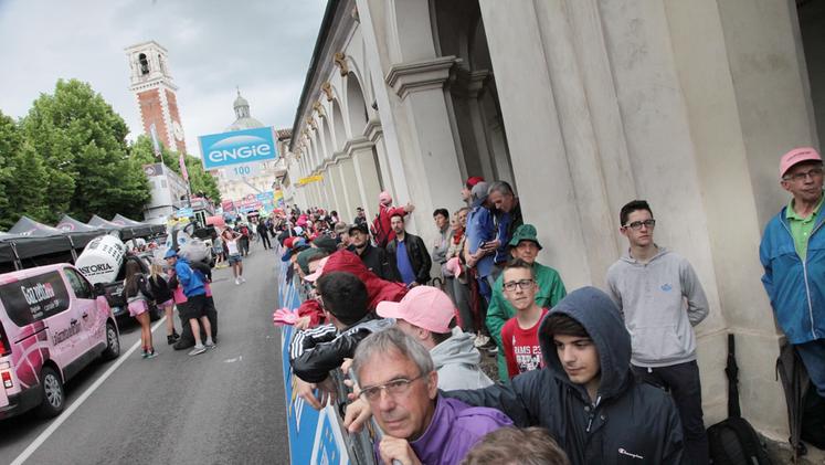 Viale X Giugno durante la tappa del Giro d'Italia 2015 (FOTO ARCHIVIO)