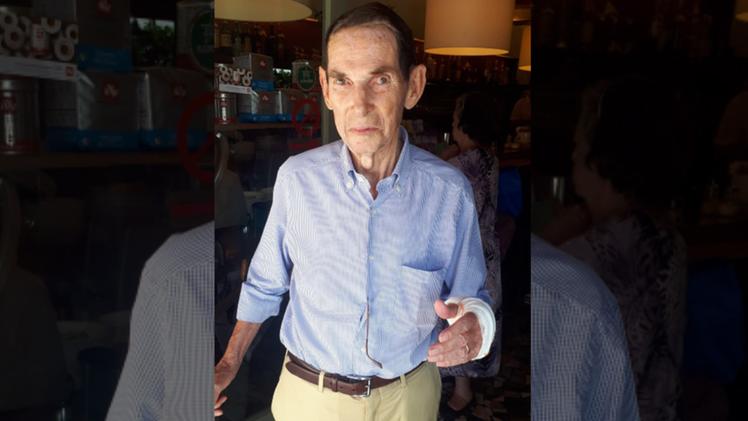 Gian Oreste Zanella, 84 anni, è stato rapinato a due passi da casa