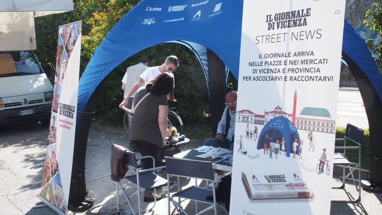"Street news", l'iniziativa del GdV in via Goldoni. COLORFOTO