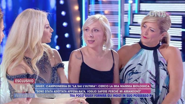 La comica Giusy Zenere durante la trasmissione di Brabara D’Urso andata in onda domenica su Canale 5