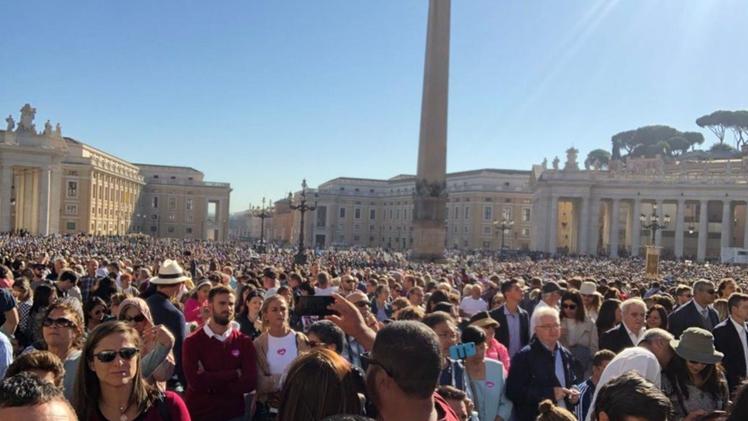 L’arrivo in Vaticano dei tanti partecipanti al Cammino