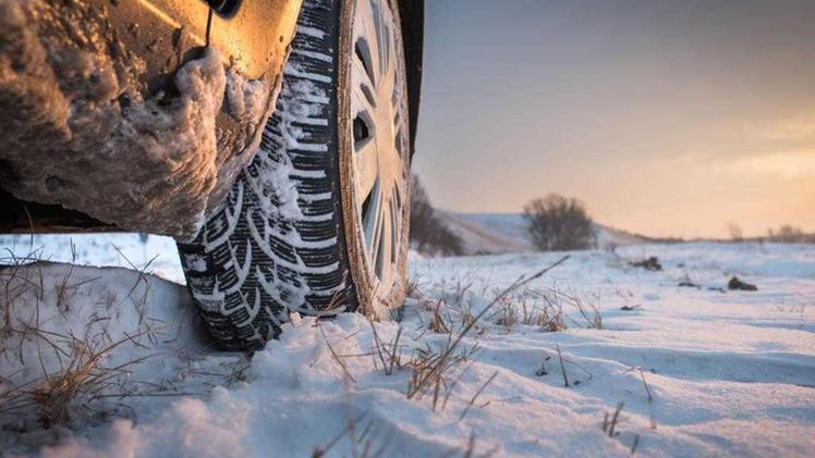 Gli pneumatici invernali sono perfetti sulle strade innevate ma anche in tutte le condizioni di circolazione nei periodi freddi