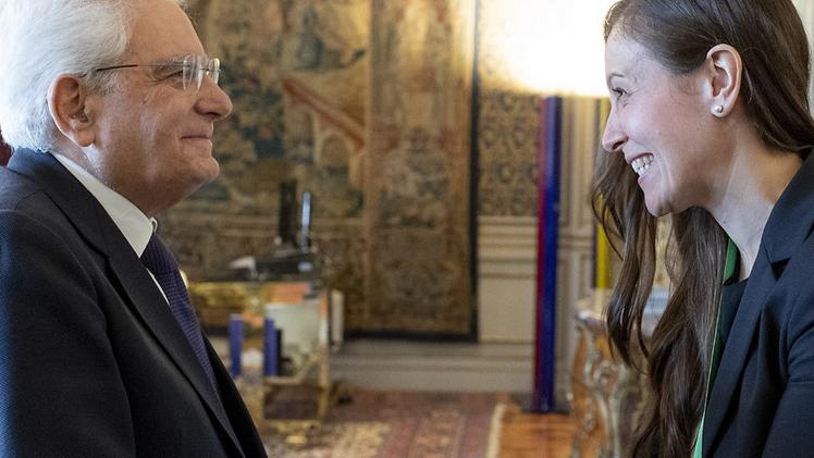 Il presidente della Repubblica Sergio Mattarella accoglie al Colle Valentina Maculan, sindaco di Carrè