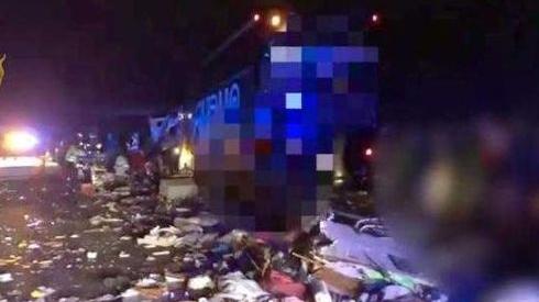 L’inferno in A13 nelle immagini diffuse dalla Polizia di Stato dopo l’incidente