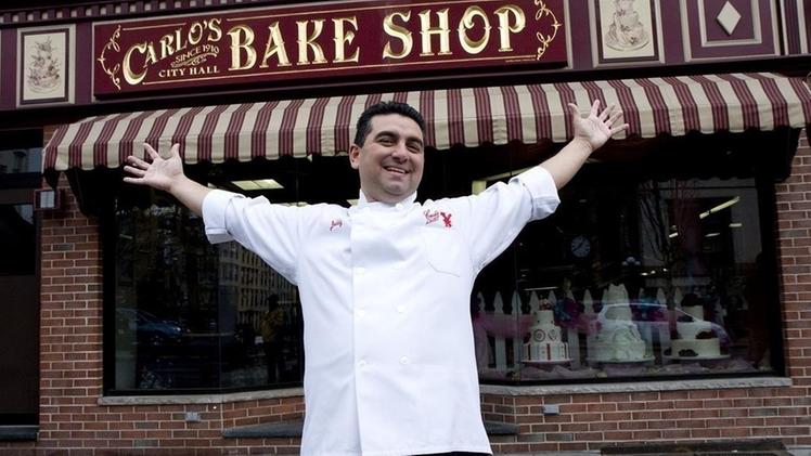 Buddy Valastro davanti alla “Carlo’s Bakery”, pasticceria di famiglia ad Hoboken nel New Jersey