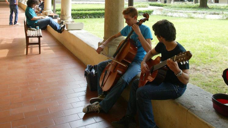 Giovani musicisti si esercitano negli splendidi spazi del conservatorio Pedrollo