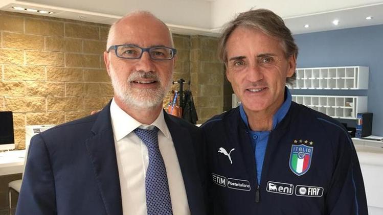 Gianni Grazioli con Roberto Mancini, commissario tecnico della Nazionale di calcio
