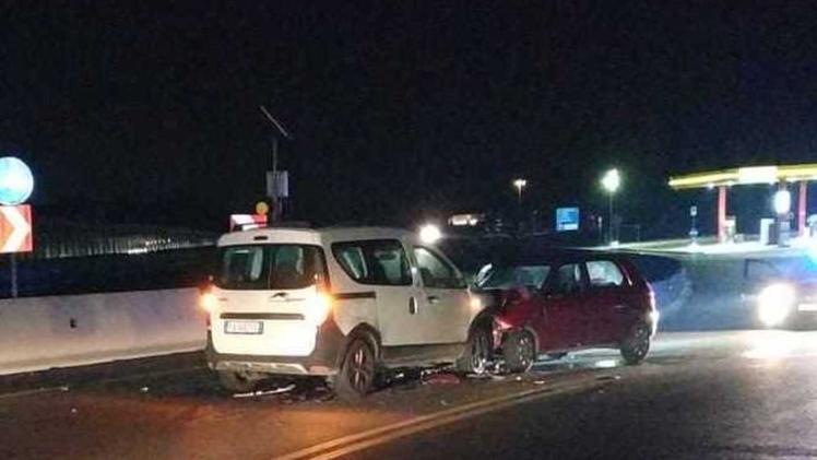 Le auto coinvolte nell’incidente frontale avvenuto sabato pomeriggio a Colceresa