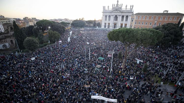 La manifestazione delle Sardine a Roma. EPA/MASSIMO PERCOSSI