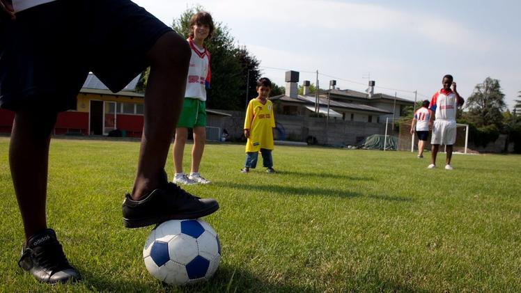 Due  società di calcio montecchiane hanno fermato gli allenamenti dei ragazzi a causa dello smog.  ARCHIVIO