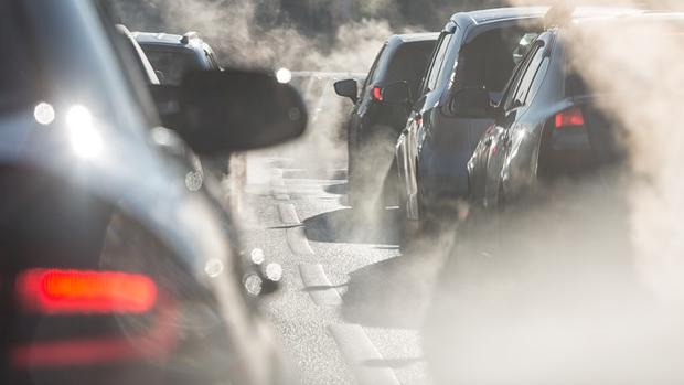Allerta inquinamento: auto nel mirino. ARCHIVIO