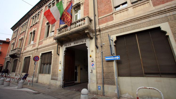 La sede della polizia municipale in via Soccorso Soccorsetto